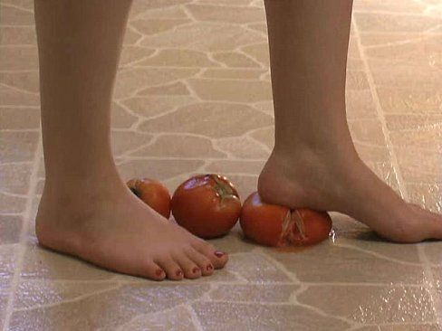 Crush fetish barefoot