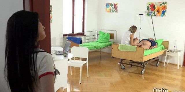 2-bit reccomend nurse room waiting doctor patient fakehospital