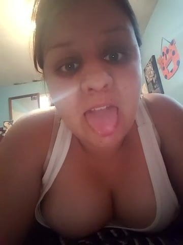Late night blowjob with tongue action