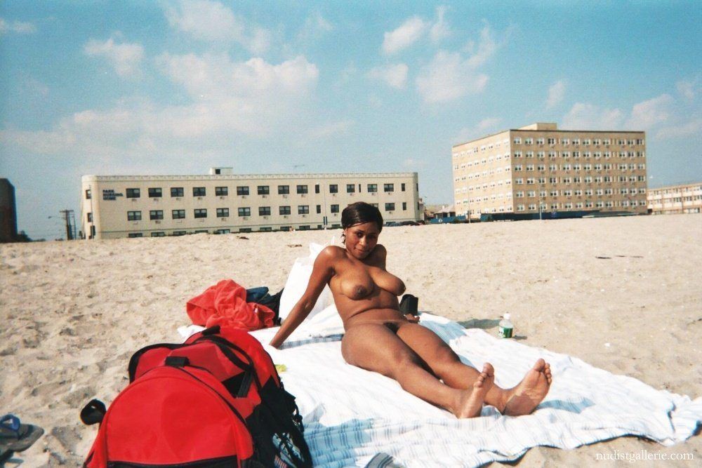 Armed F. reccomend black women nude on the beach