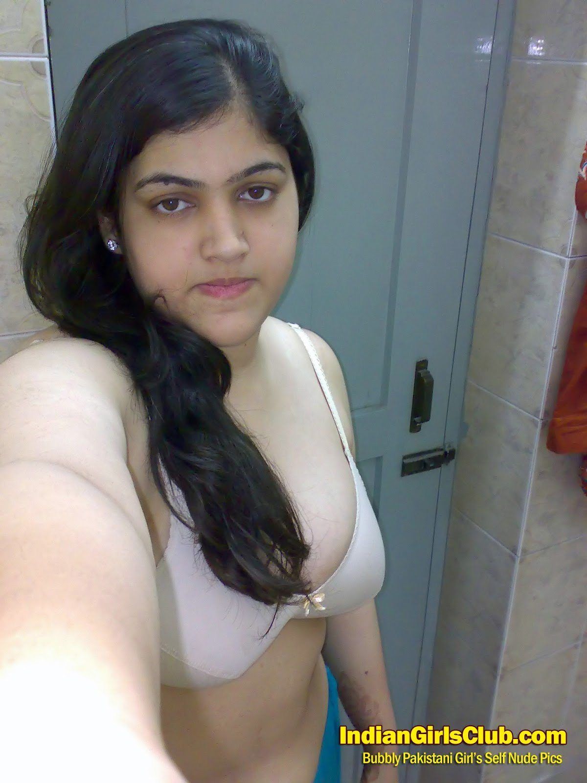 Pakistani girl friend nudepic