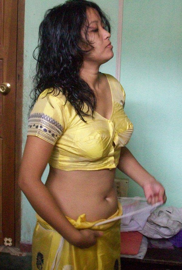 Basecamp reccomend indian hot sexy saree girl boob