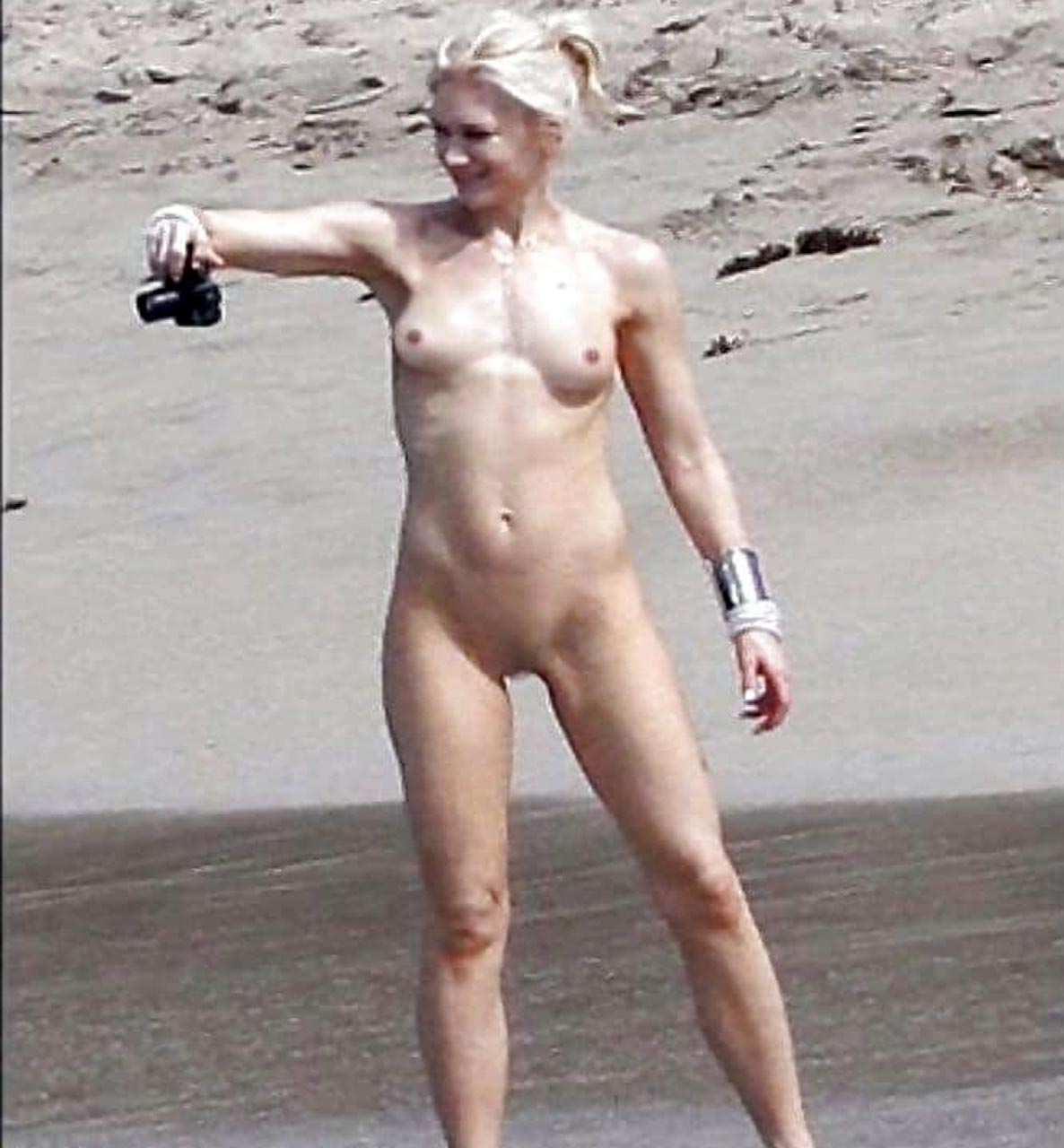Gwen stefani nude with dildo