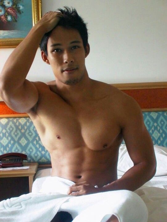 Cute Naked Asian Man