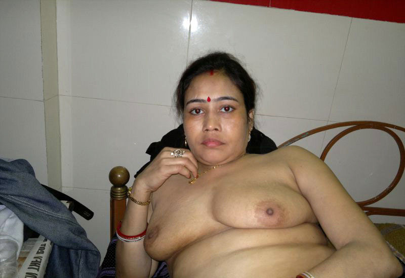 Cold F. reccomend indian aunty nude show