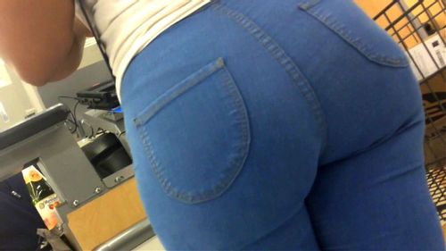 candid girl peed her jeans.