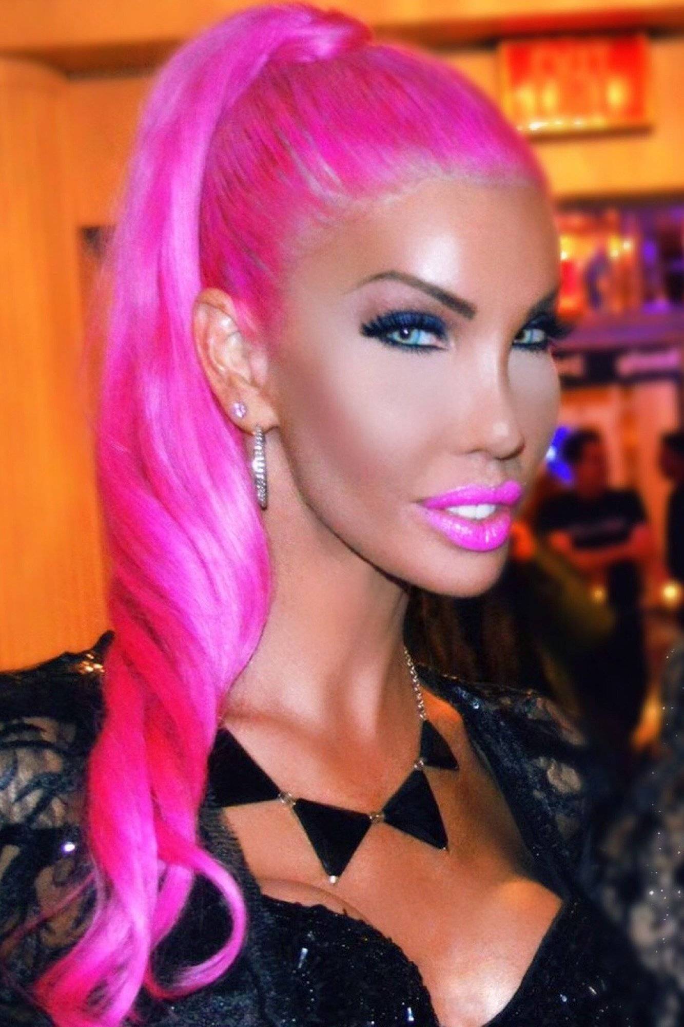 Shemale with 100 plastic surgeries