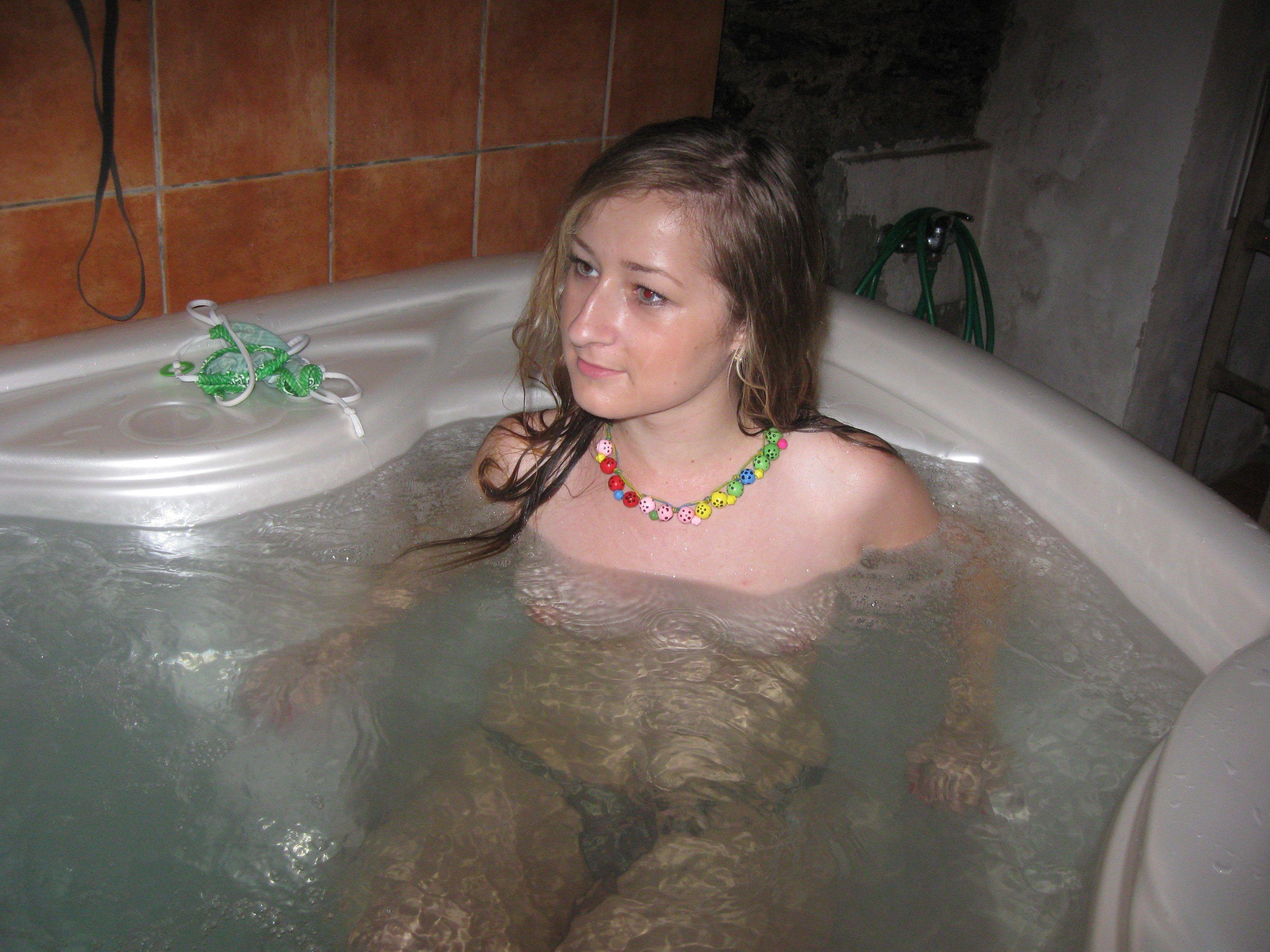 amature hot tub sex free pics hd