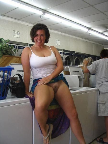 amateur wives flashing in public